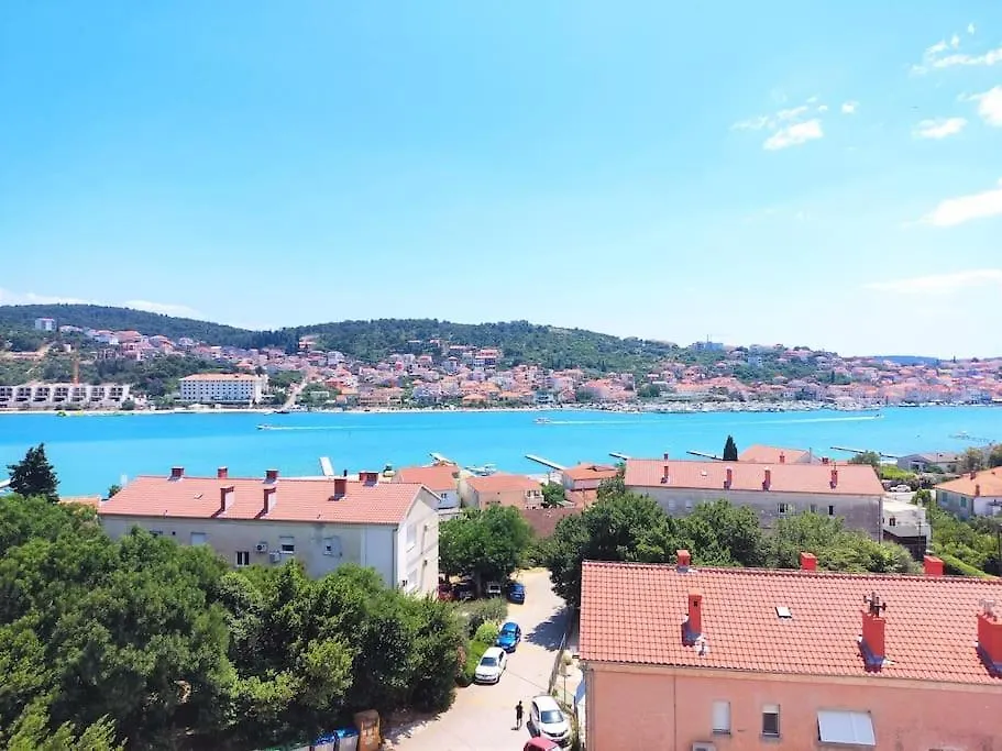 Bird View Apartment Carlissima Trogir 0*,